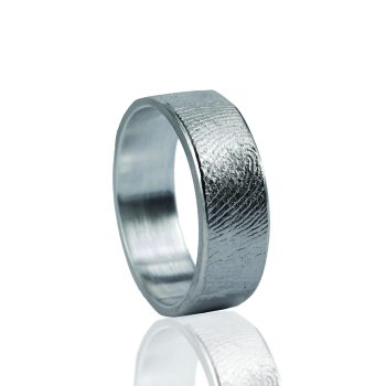 Ring mit Aufdruck